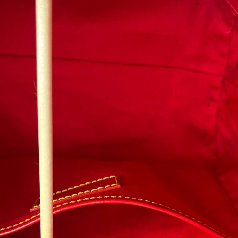 DOONEY & BOURKE 1975 SALEM LIPSTICK RED PATENT LEATHER LEATHER GOLD STITCH PURSE - Picture 8 of 10